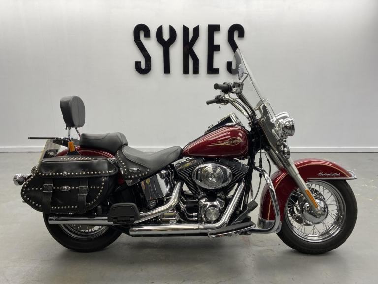 2005 Harley-Davidson FLSTC Heritage Softail Classic in Red 