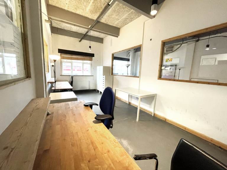 Office | Creative Space | Beauty Room | Workspace | Commercial Unit in Hackney Central E8