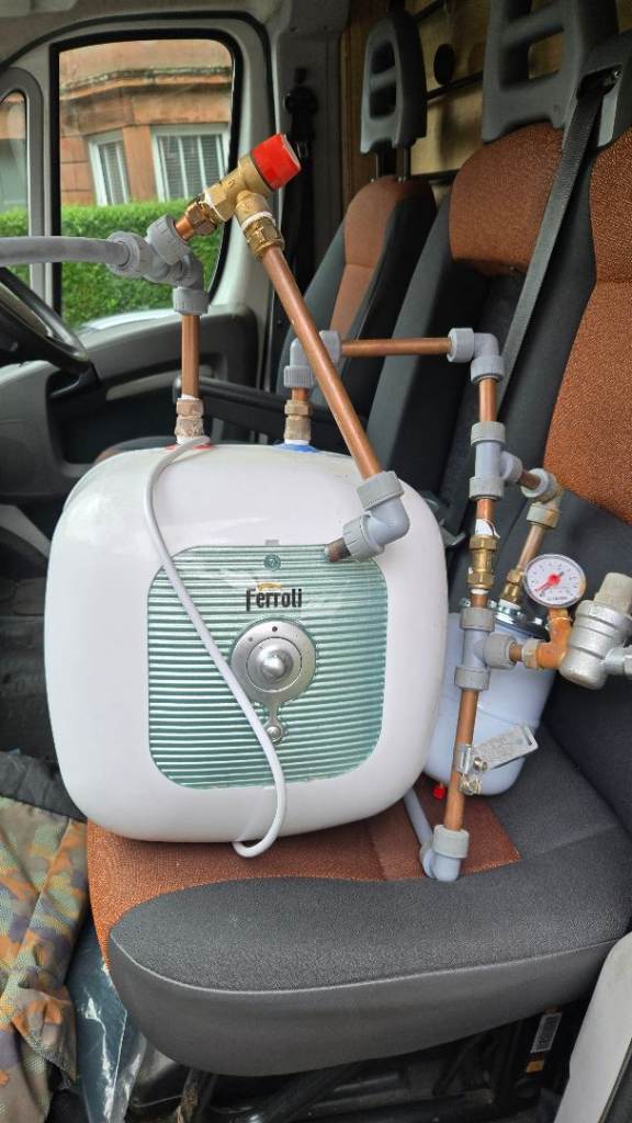 Ferroli 10L Water Heater – Working Before Removal – Glasgow Delivery Available
