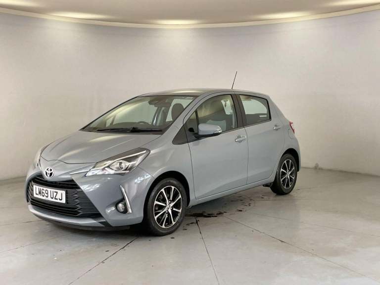 2019 Toyota Yaris 1.5 VVT-i Icon Tech Hatchback 5dr Petrol CVT Euro 6 (111 ps) - SAT NAV + PA HAT...