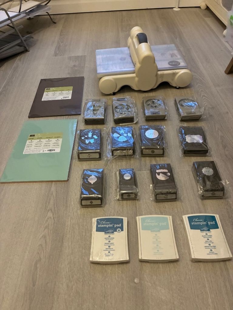 Title: Sizzix Big Shot Machine (Used) + 12 BRAND NEW Accessories Bundle