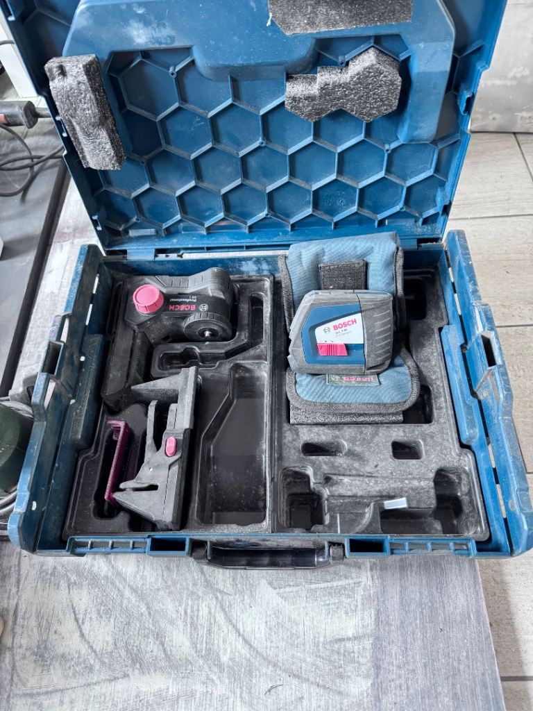 Laser level 