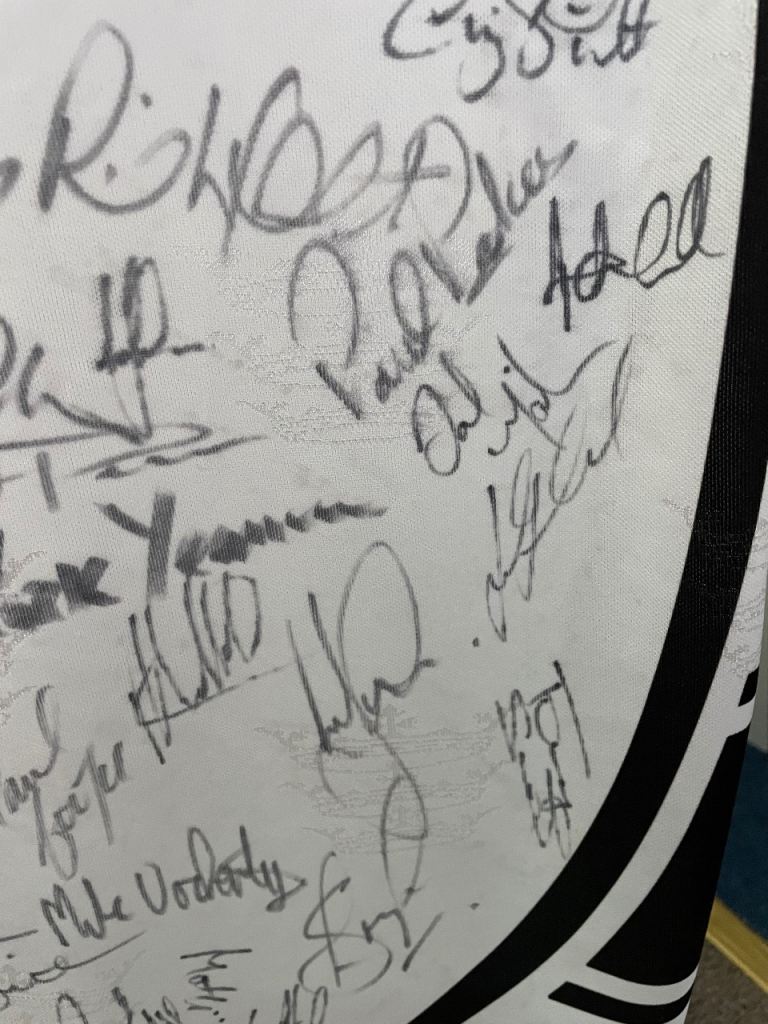 Hull fc 2001 signed shirt in excellent condition 