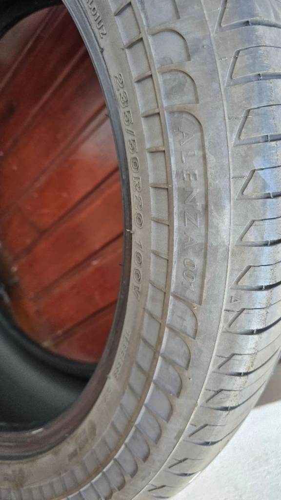 Tyre Alenza 001 235/50R20