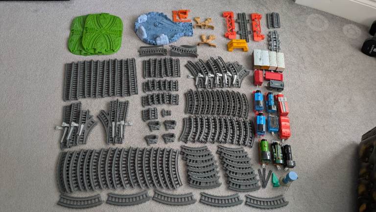 Thomas & Friends TrackMaster HUGE Bundle – 4 Sets + 100+ Track Pieces