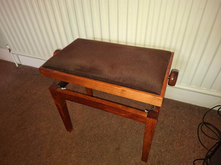 Adjustable Piano Stool