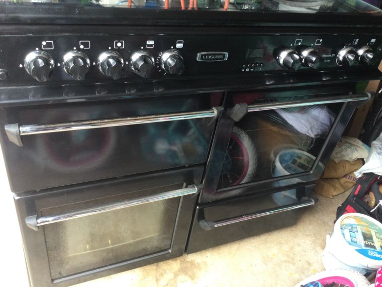 Range Cooker Leisure Cookmaster 101 Dual fuel, black, great working order £230 Southwell