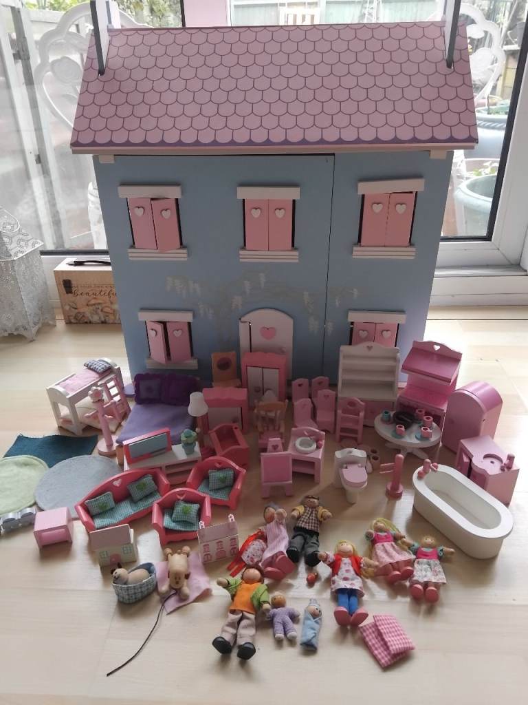 Lavender  dolls house furniture  & p