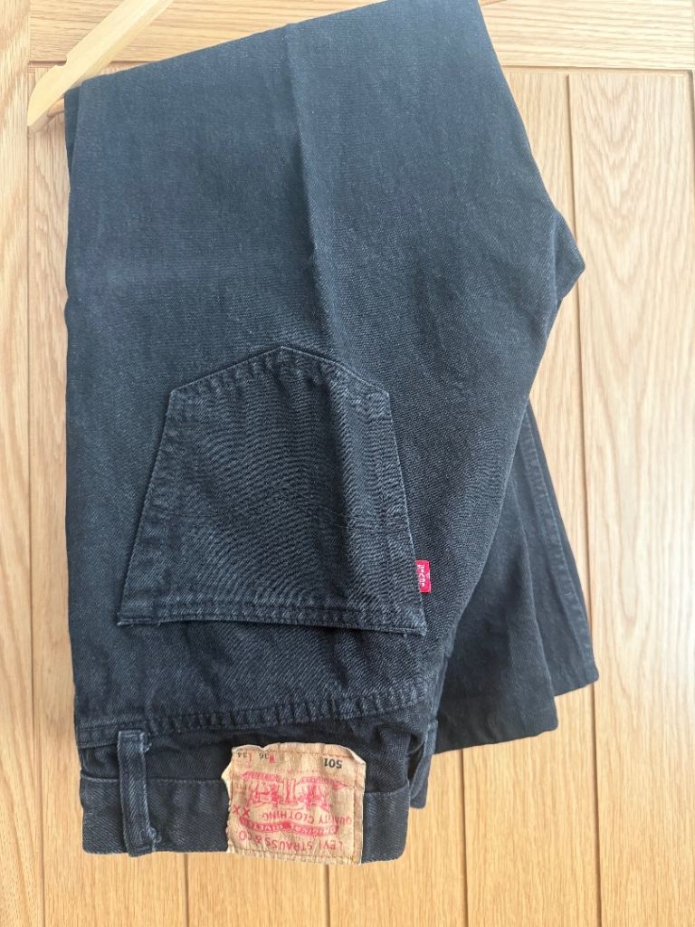 Levi's 501 Black Denim Jeans – Classic Fit, New unused condition.