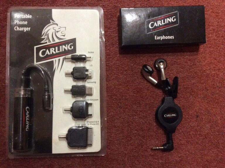 PORTABLE MOBILE PHONE POWER BANK AND WIRED EARPHONES.