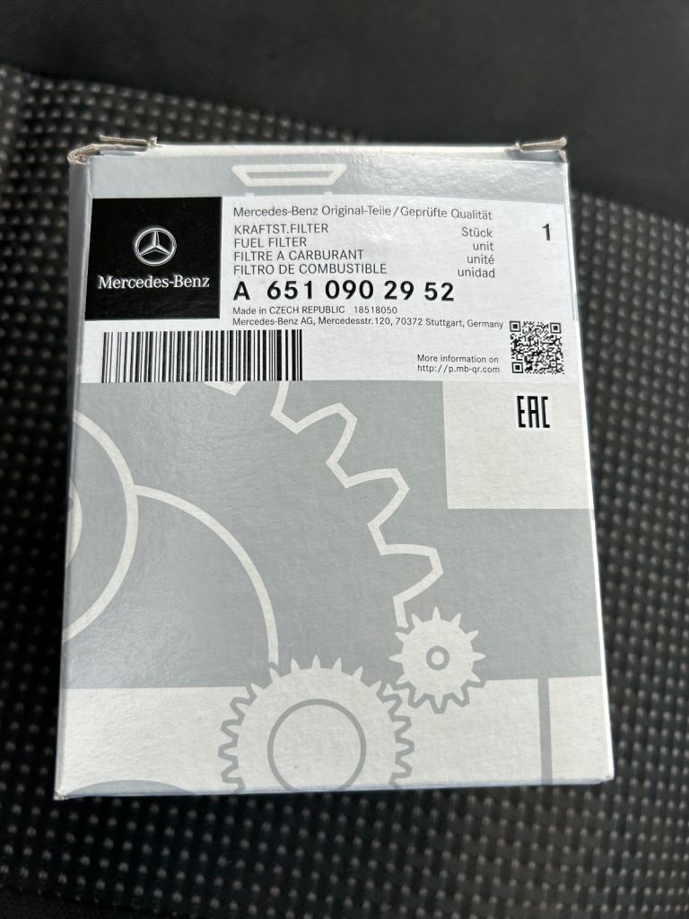 NEW Genuine Mercedes-Benz OM651 Engine Fuel Filter With Sensor A6510902952  Sprinter 