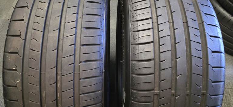 225 40 19  2 x tyres Invovic EL 601