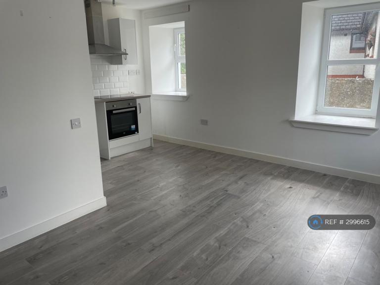 2 bedroom flat in Alma Place, Crieff, PH7 (2 bed) (#2996615)