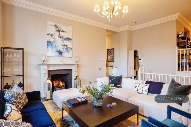 2 bedroom flat in Charlesworth House, London, SW7 (2 bed) (#2779112)