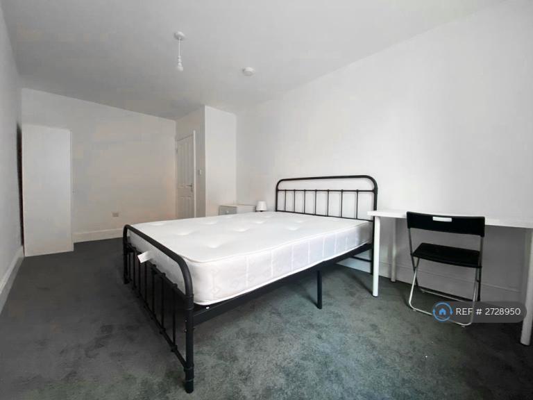 1 bedroom in Baillie Street, Rochdale, OL16 (#2728950)