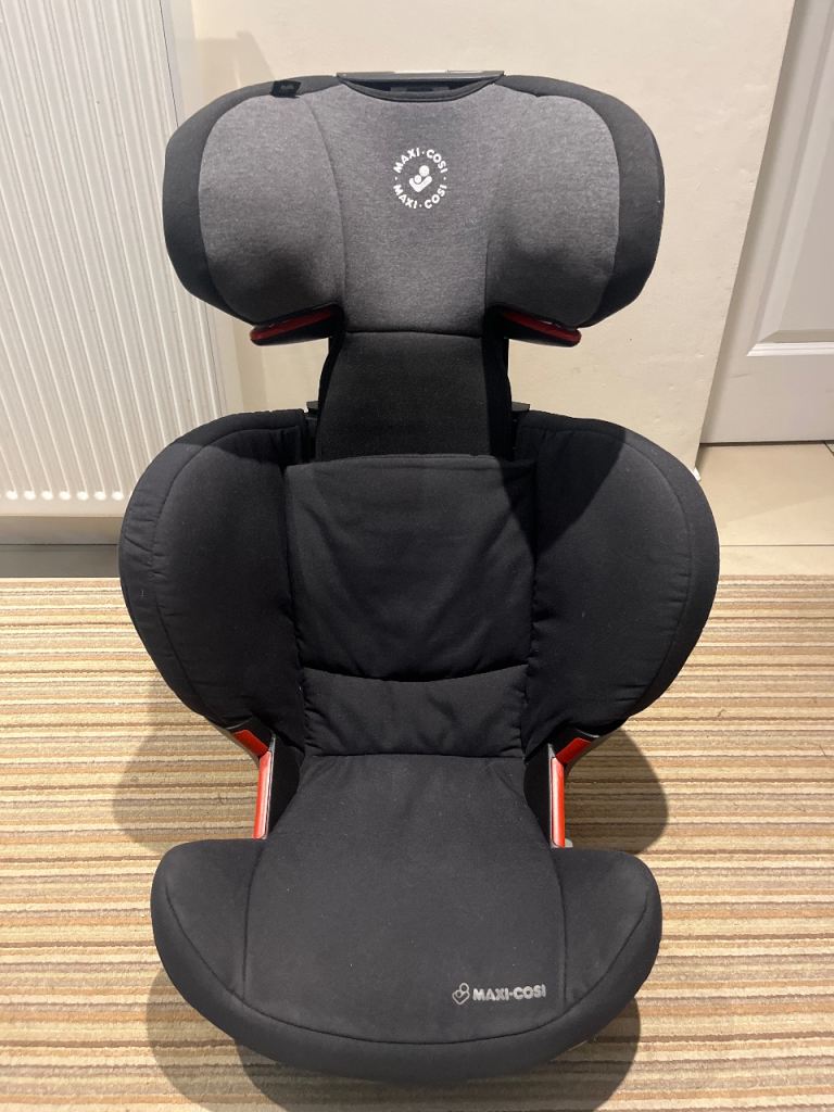 Maxi-Cosi Rodifix Car Seat – Black and Grey, Good Condition