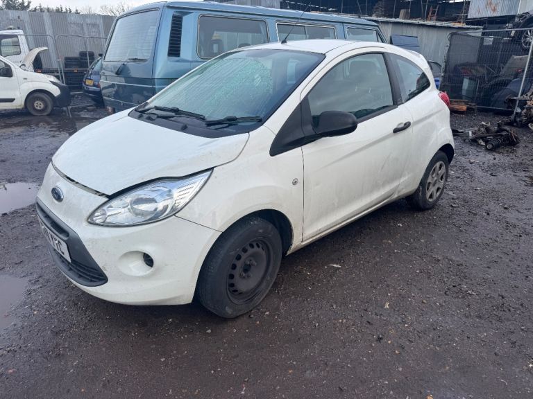 Ford ka 1.2 2011 white BREAKING FOR PARTS 