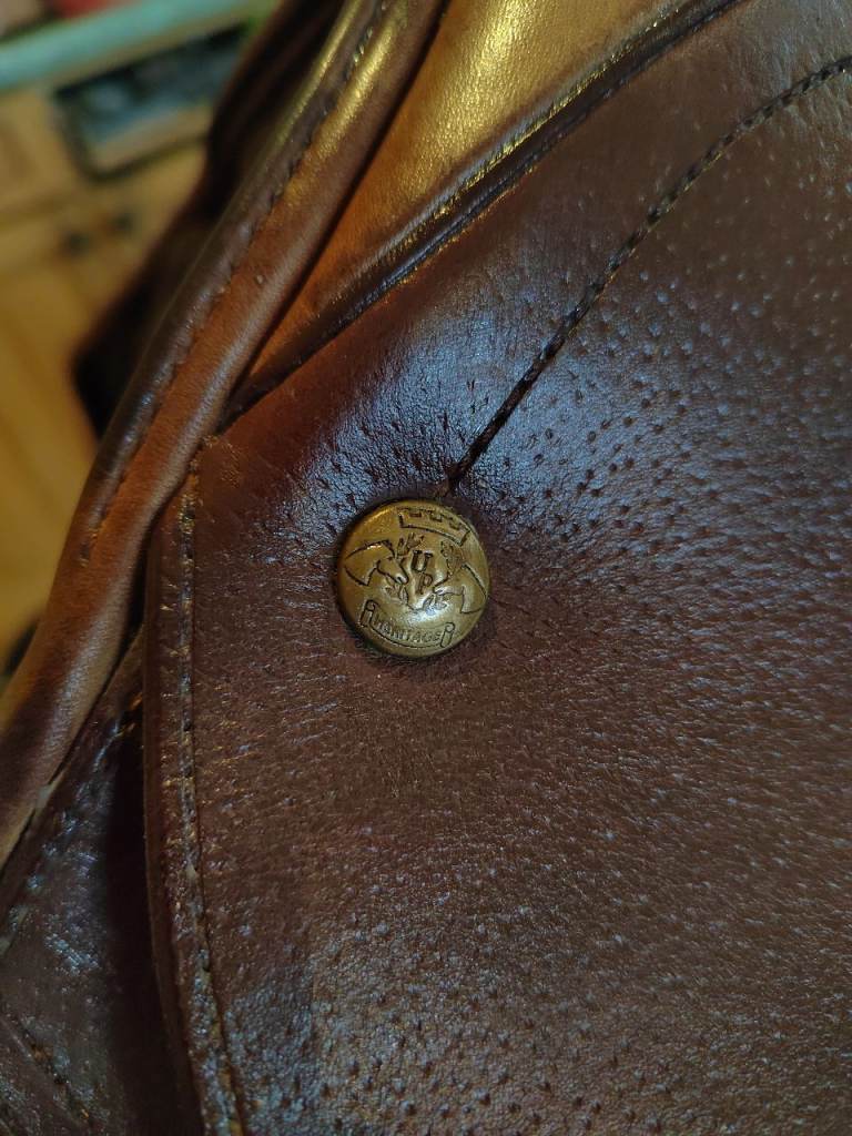 Two tone brown Heritage 17inch medium GP saddle