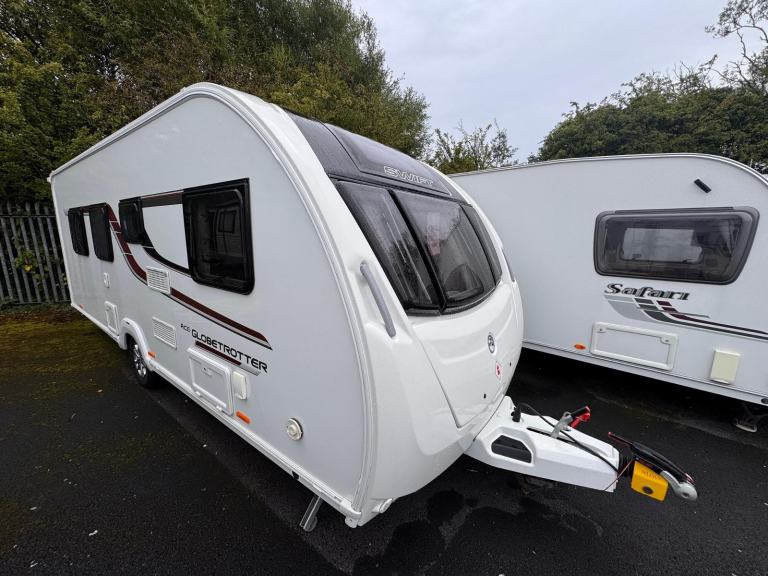 SWIFT ACE GLOBETROTTER EB 2017 MODEL CENTRE WASHROOM ISLAND BED TOURING CARAVAN