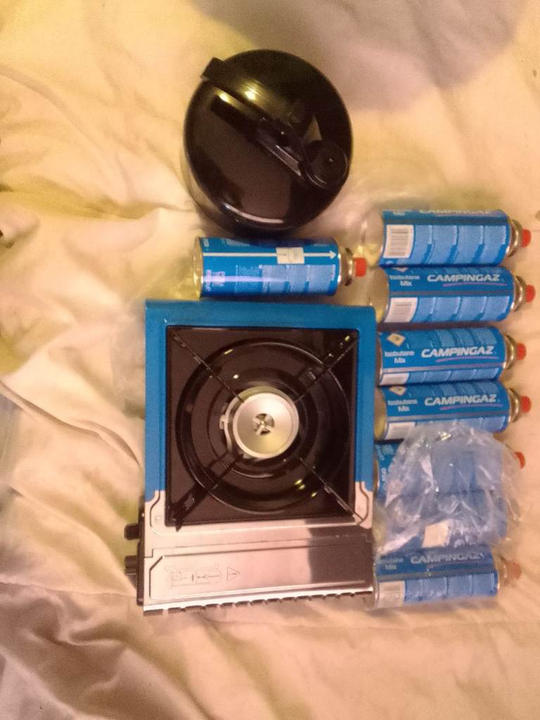 Camping stove with gas 