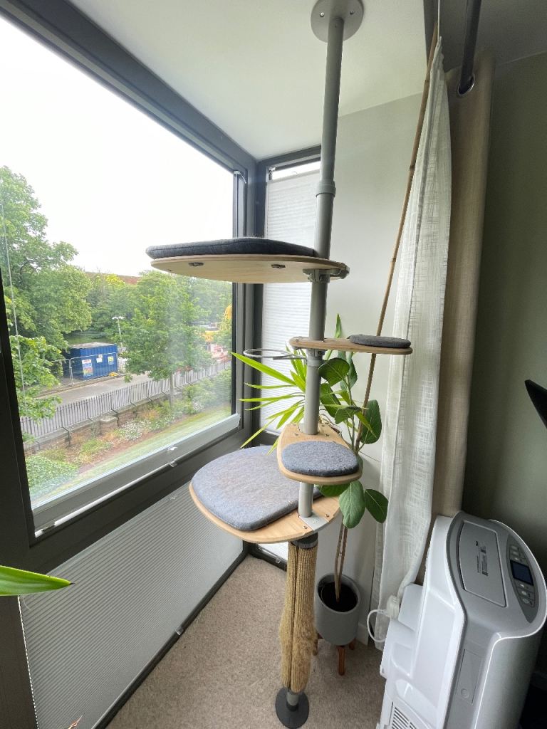 Omlet Cat tree