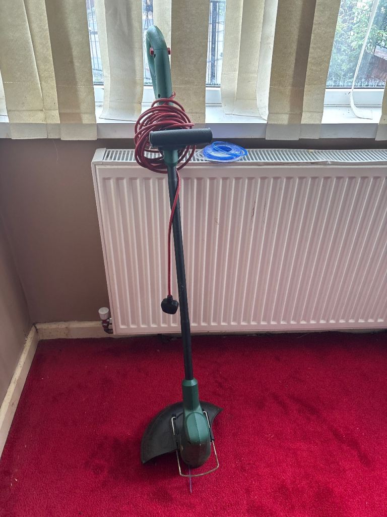 Bosch Electric Grass Trimmer – Good Condition, with Spool
