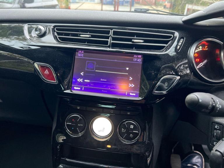 2017 DS Automobiles DS 3 1.2 PureTech 82 Connected Chic 3dr HATCHBACK PETROL Manual