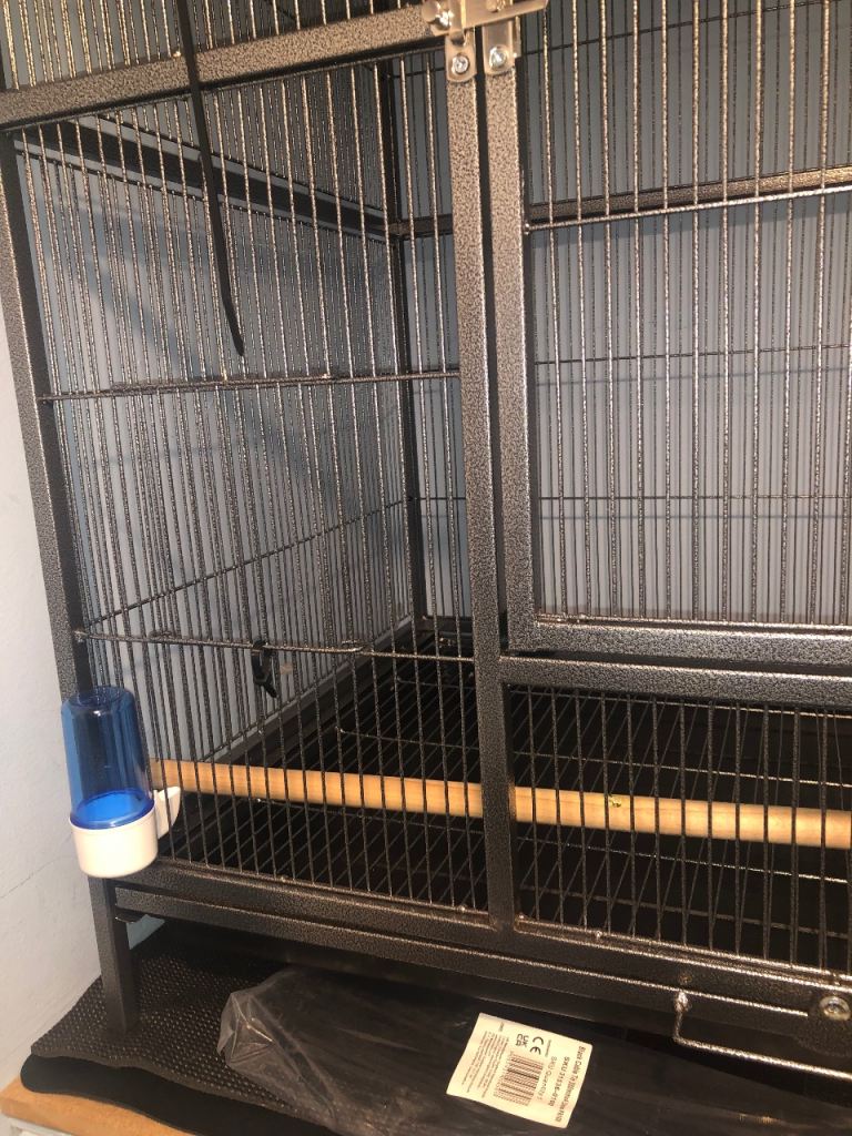 Bird cage hardly used 