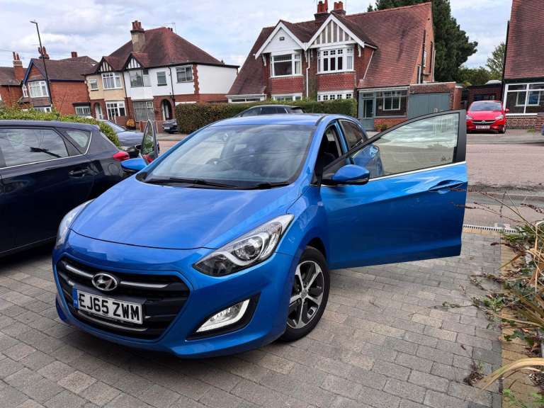 Hyundai, I30, Hatchback, 2015, Semi-Auto, 1582 (cc), 5 doors