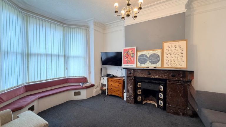 Bright and Beautiful Double Room To Let In Feversham Crescent YORK YO31 8HQ 