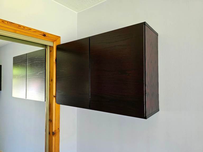 Wall Cabinet in Burgundy Oak (Tapley 33)