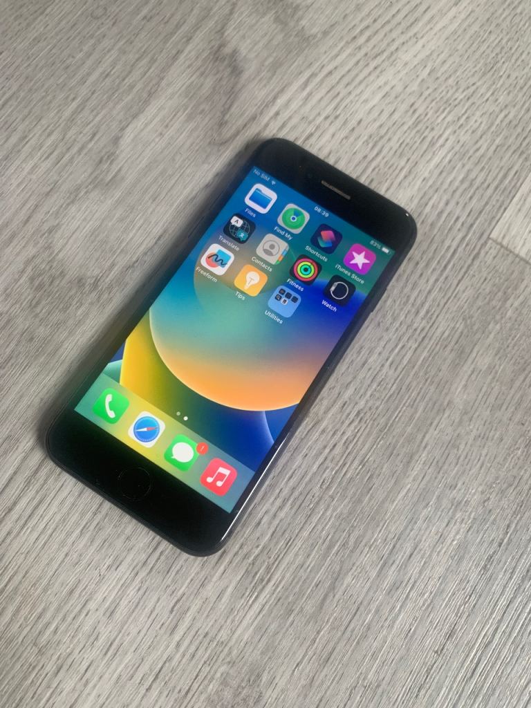 Apple iPhone 7 - Unlocked - 128GB