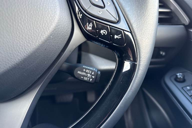 2022 Toyota C-HR 1.8 VVT-h Icon CVT Euro 6 (s/s) 5dr SUV PETROL/ELECTRIC Automatic