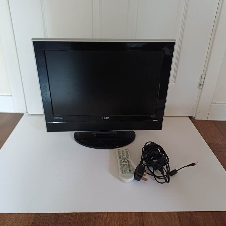 UMC 19 inch TV with remote