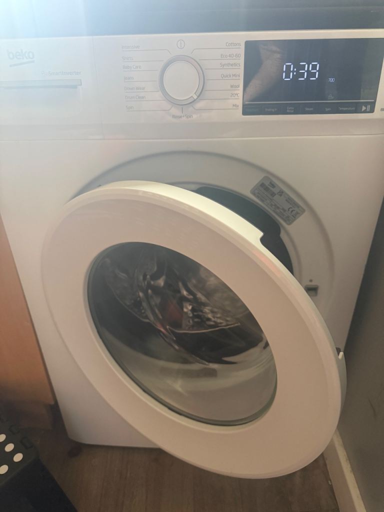 Beko Washing Machine – White, Good Condition