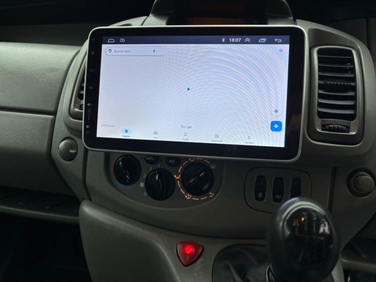 Vauxhall vivaro 2 berth camper 5 seats and 5 belts in good condition 