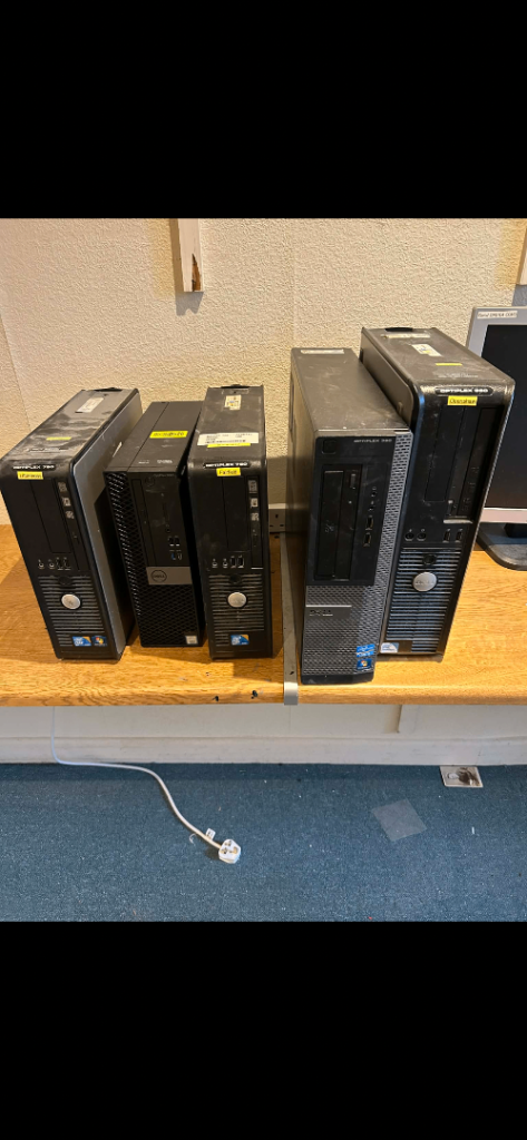 Computer and many accessories 