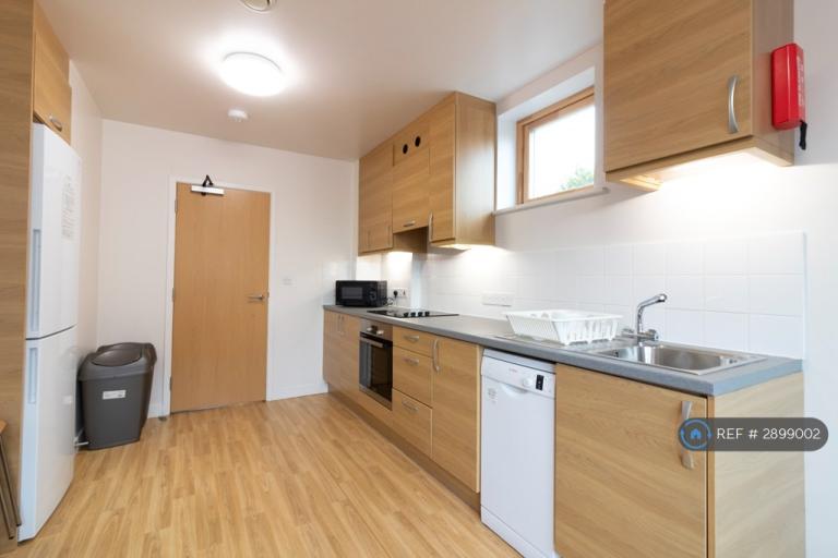 4 bedroom flat in Mulberry Court, Southampton, SO14 (4 bed) (#2899002)