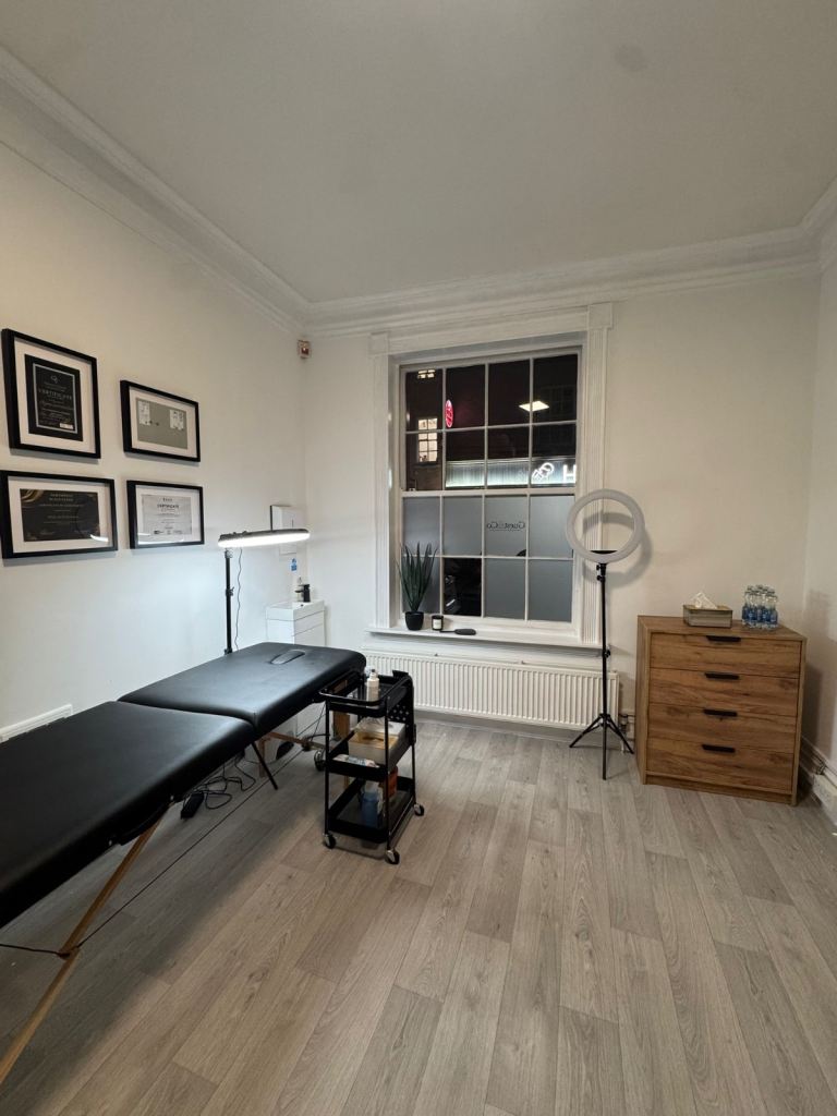 Beauty room 24/7 space for rent in Manchester city centre