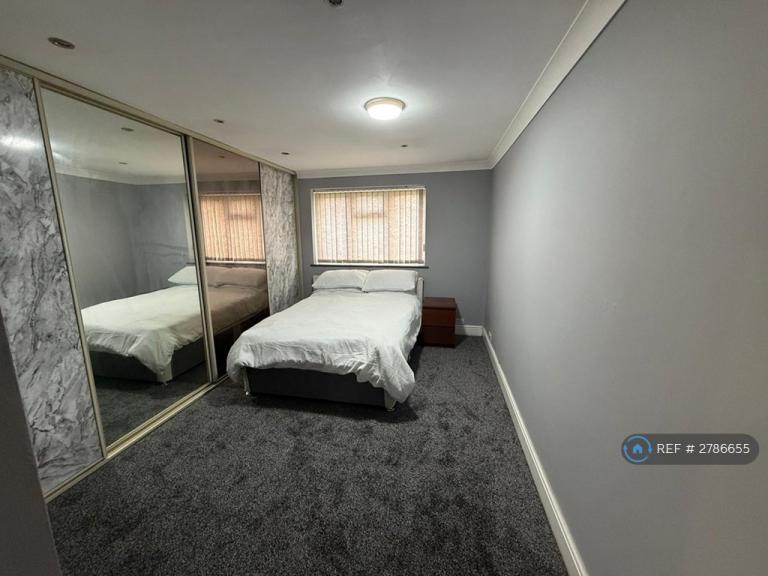 1 bedroom in Ember Road, Slough, SL3 (#2786655)