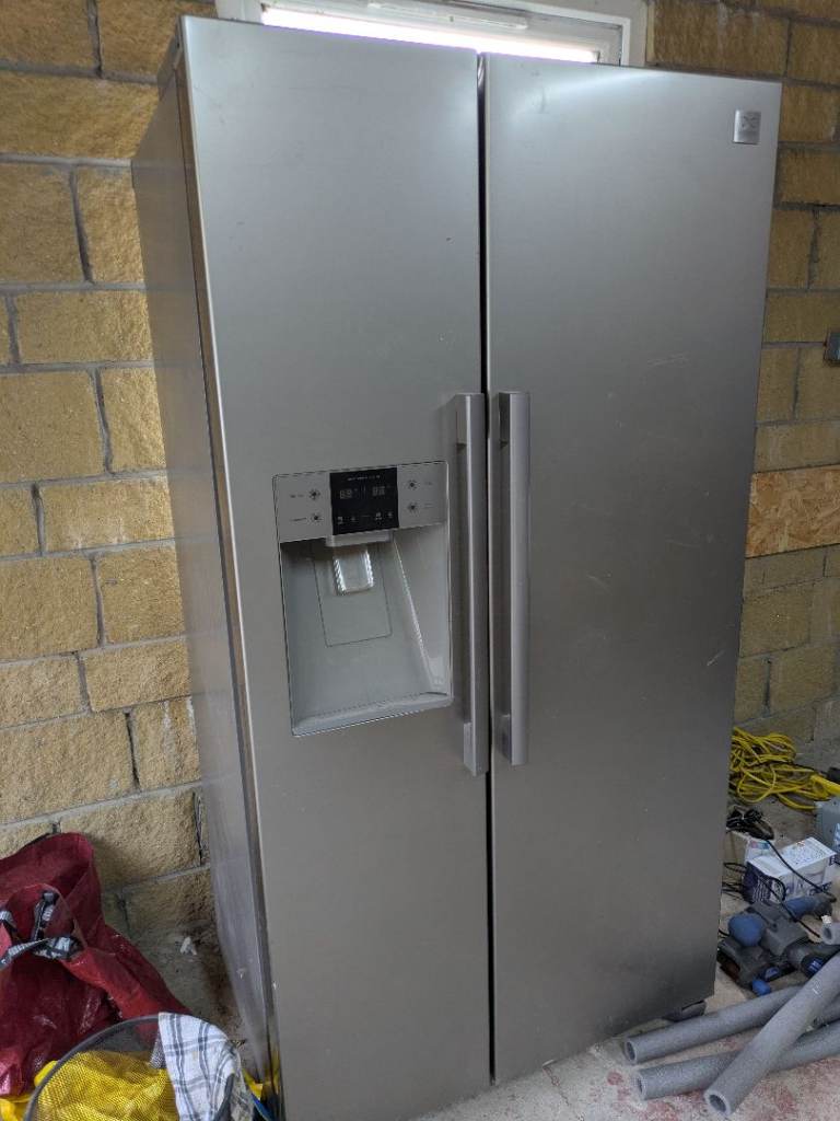 Daewoo American Style Fridge Freezer – Silver, Good Condition