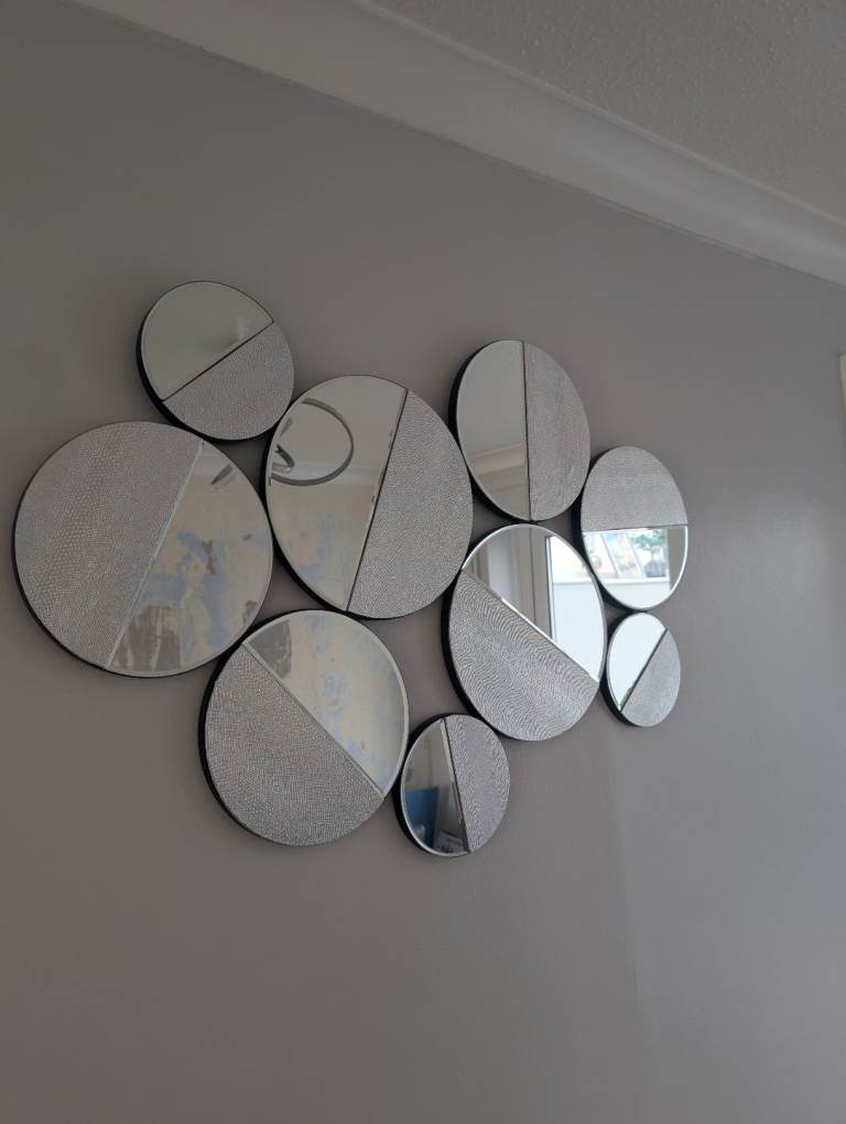 Circular wall art mirror