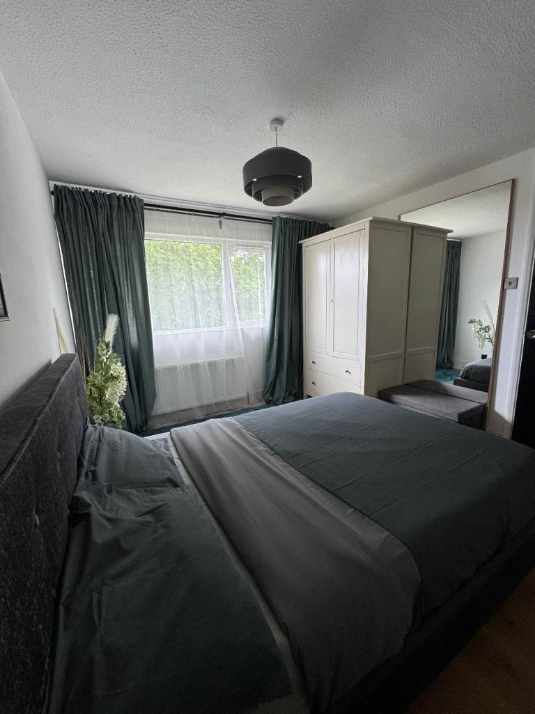 Double room available for single professional