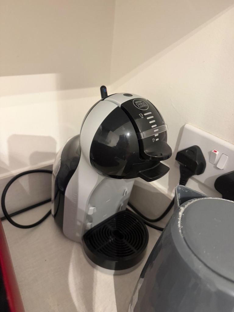 Nescafe Dolce Gusto Piccolo XS Coffee Machine - Black