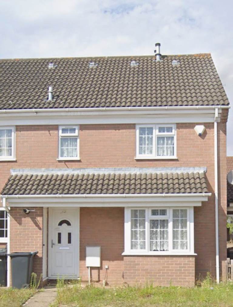 2 Bed House for in Luton