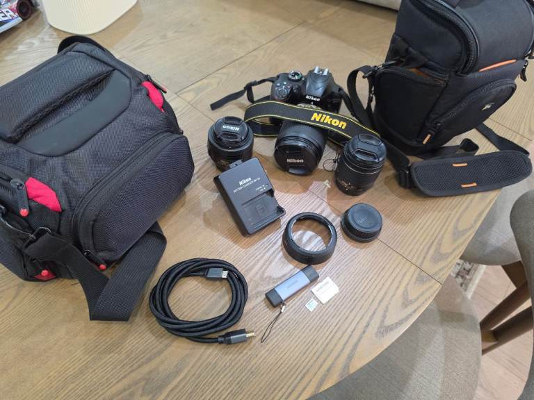 Nikon D3400 DSLR Camera Kit with 3 Lenses & 512GB SD Card - 4222 Shutter count - Mint Condition