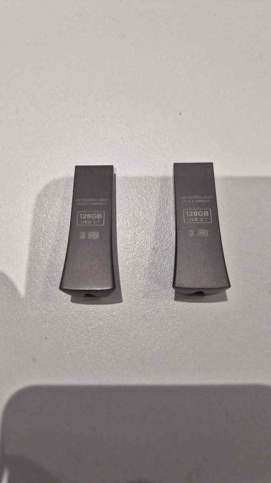 2 x Genuine 2021 Tesla Model S / 3 / X / Y USB Flash Drive for Dashcam & Sentry Mode 128GB