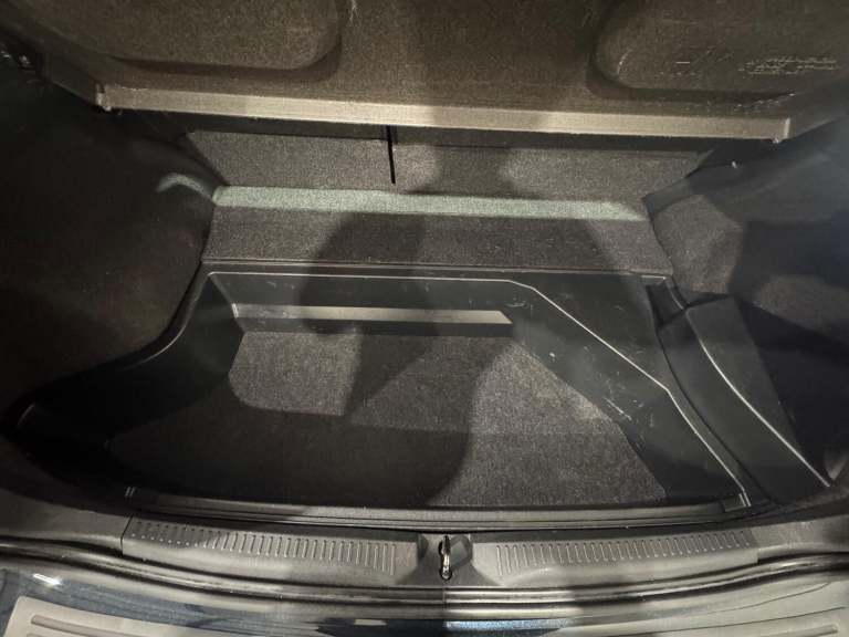 TOYOTA AURIS 1.8 VVT-h T4 2012