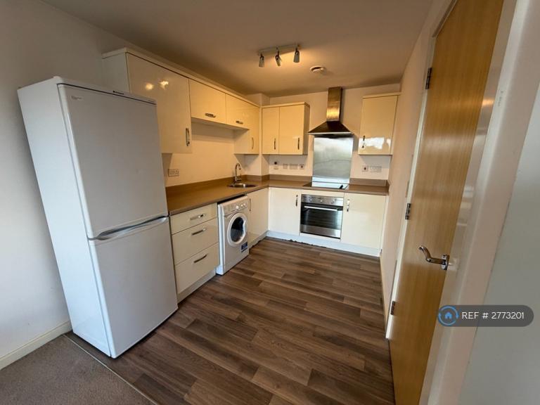 1 bedroom flat in Spinner House, Salford, M5 (1 bed) (#2773201)