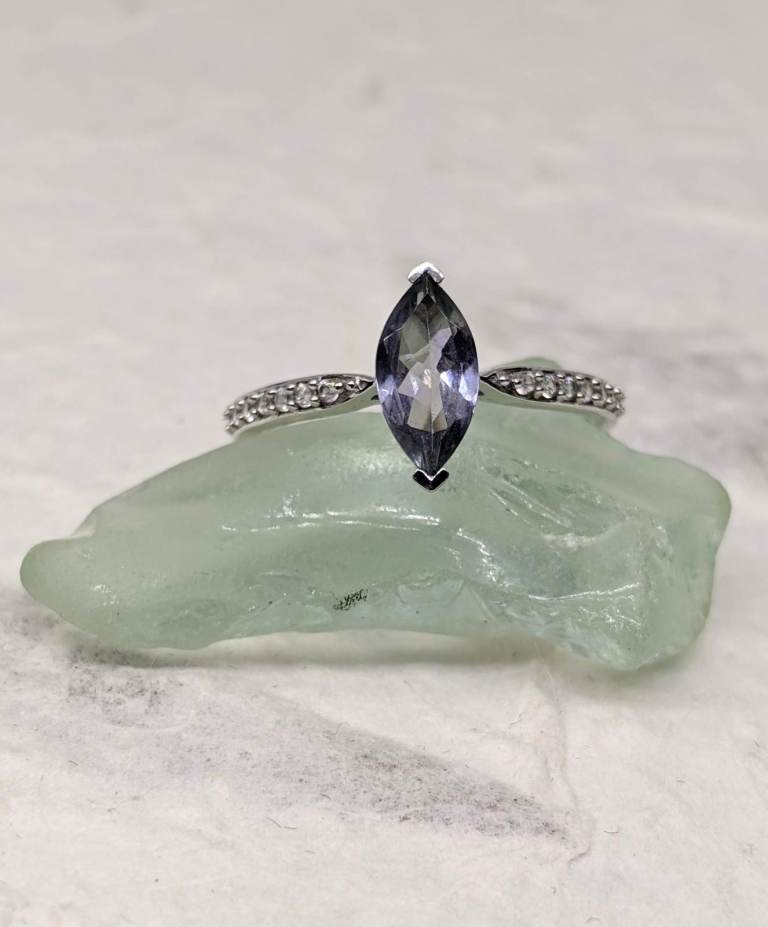 9ct White Gold 1ct Bi-Colour Tanzanite and Zircon Ring